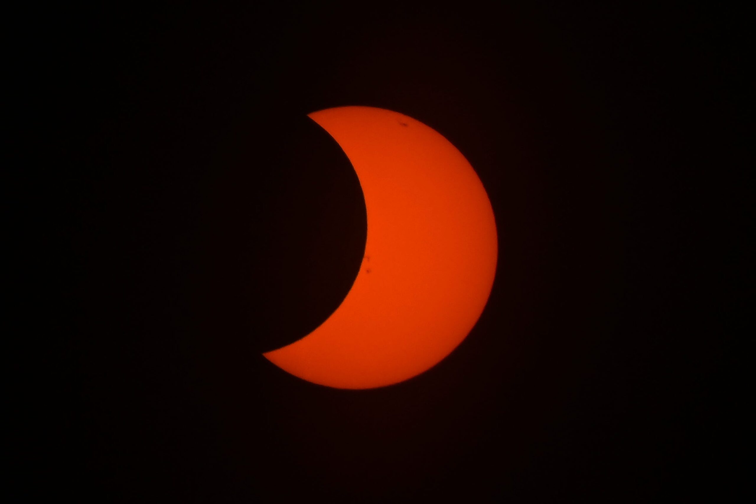 lunar eclipse, solar eclipse, blood moon, astronomical events, partial solar eclipse, total solar eclipse, eclipse viewing, stargazing, March 2025 eclipse, September 2025 eclipse, August 2026 eclipse, eclipse visibility, eclipse map, eclipse times, astronomy, space, celestial events, NASA, Exploratorium, timeanddate.com
