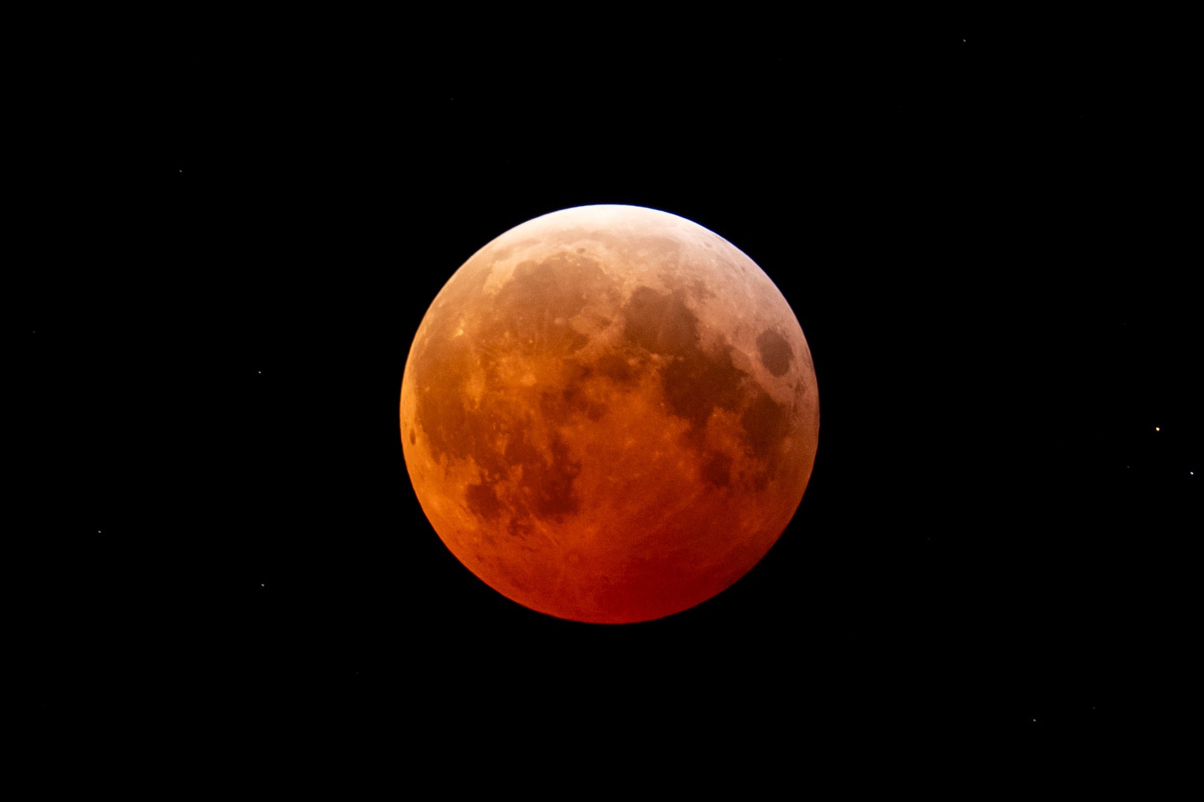 lunar eclipse, blood moon, total lunar eclipse, astronomy, space, celestial event, moon, Earth, sun, USA TODAY, photos, United States, North America, Hawaii, Alaska, Eric Lagatta
