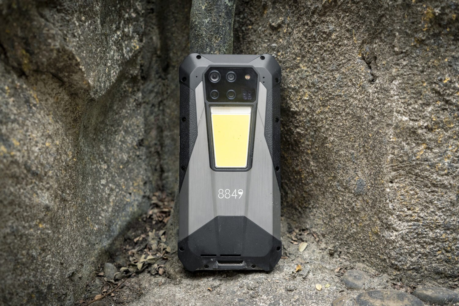 Unihertz Tank 3 Pro, rugged smartphone, 5G smartphone, outdoor smartphone, 8849, projector phone, long battery life smartphone, IP68 water resistant, dustproof, shockproof, MediaTek Dimensity 8200, 200MP camera, night vision camera, large battery, 120W charging, camping phone, adventure phone, durable smartphone, mobile projector, extended RAM, GPS, GLONASS, BeiDou, Galileo, L1+L5 dual-band GPS
