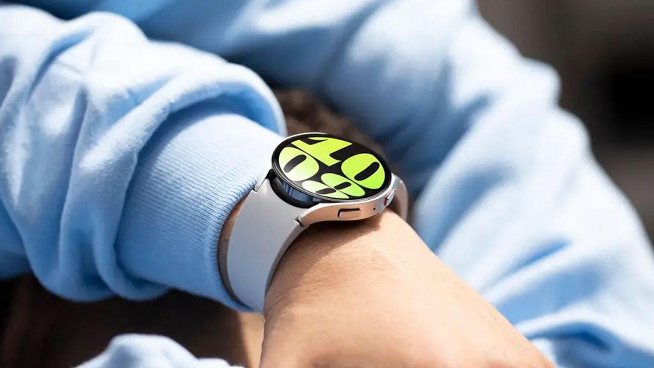smartwatch market, smartwatch sales, Apple Watch, Huawei smartwatch, Samsung Galaxy Watch, Xiaomi smartwatch, market share, smartwatch decline, smartwatch growth, 2024 smartwatch market, smartwatch trends, wearable technology, Counterpoint Research, Apple Watch Ultra 3, Galaxy Watch 7, Redmi Watch
