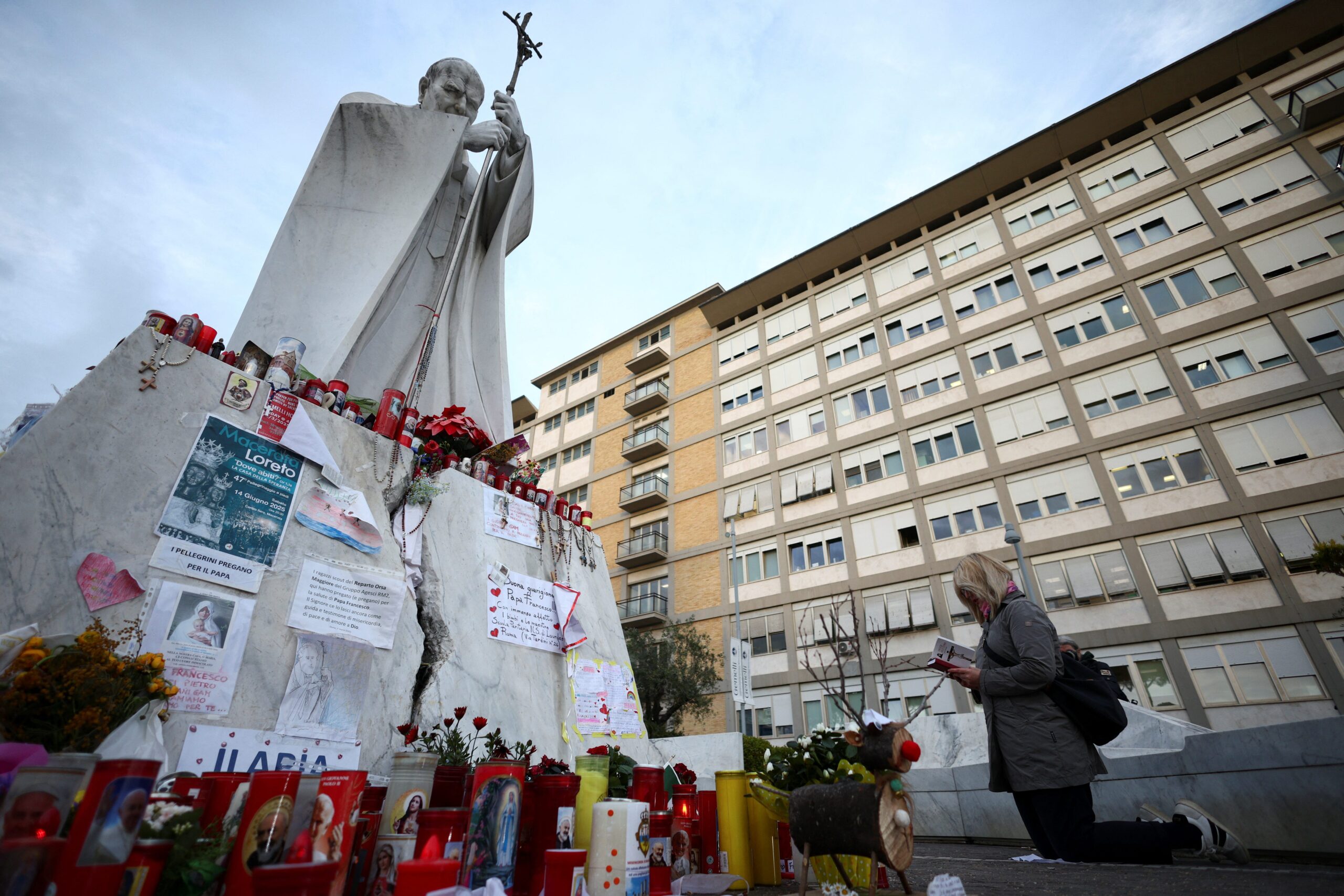 Pope Francis, Gemelli Hospital, Vatican, pneumonia, respiratory infection, medical treatment, health update, guarded prognosis, St. Peter's Square, papal health, Catholic Church.
