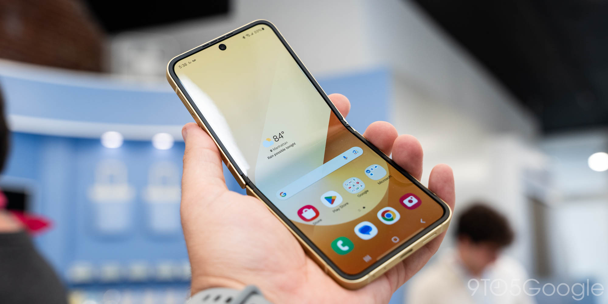 Samsung, Galaxy Z Flip 7, Galaxy Z Flip FE, foldable phones, Exynos 2500, Exynos 2600, launch date, release date, rumors, leaks, Motorola Razr+, full-size cover display, Snapdragon, Galaxy S26, The Bell report
