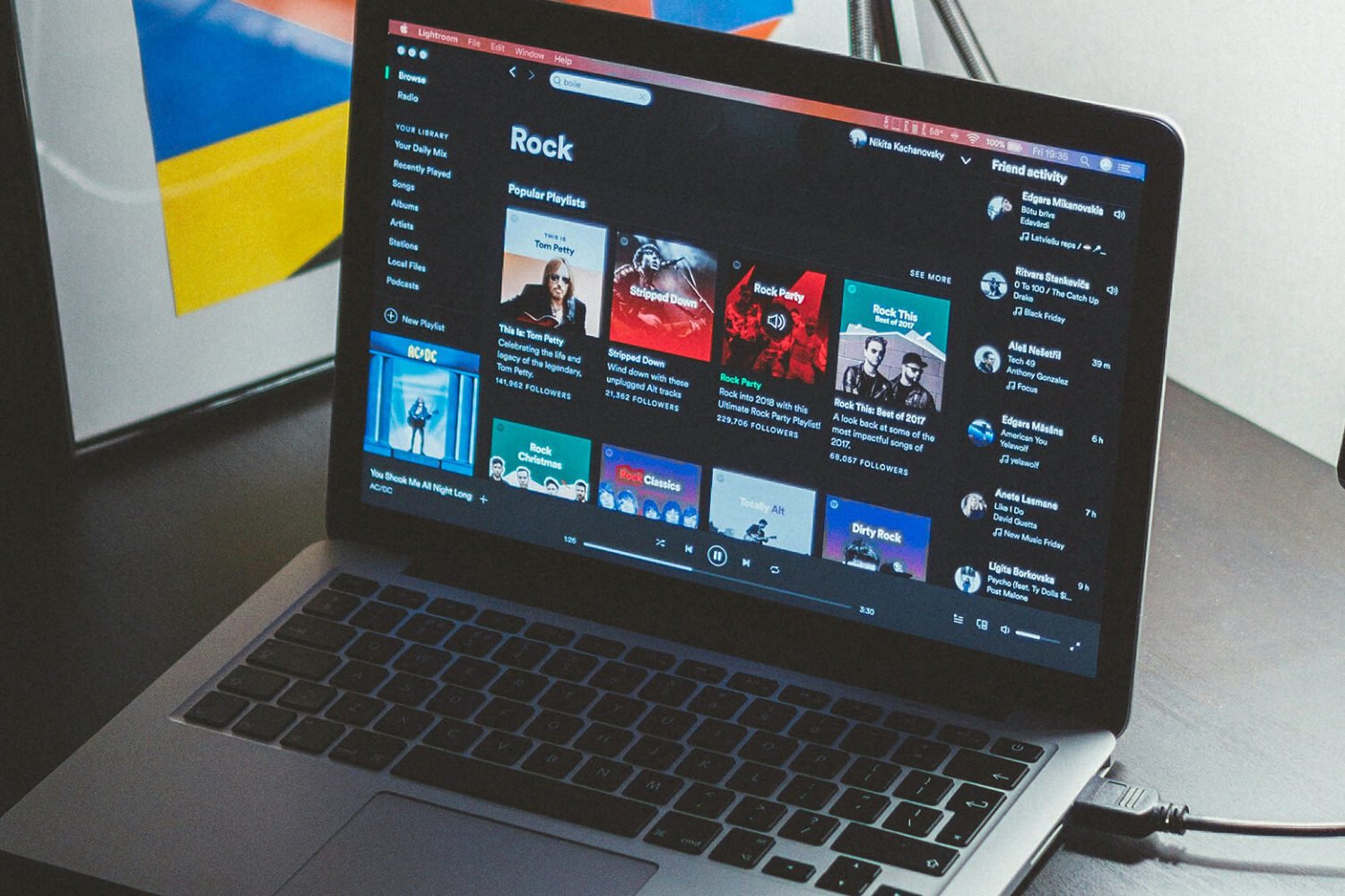 Spotify, new music discovery, AI Playlist, daily mixes, Blend, friend recommendations, DJ, community playlists, recommended tracks, Release Radar, music streaming, playlist curation, Spotify tips, music recommendations, discovering new artists, music genres, Spotify features, Premium features, music discovery tools
