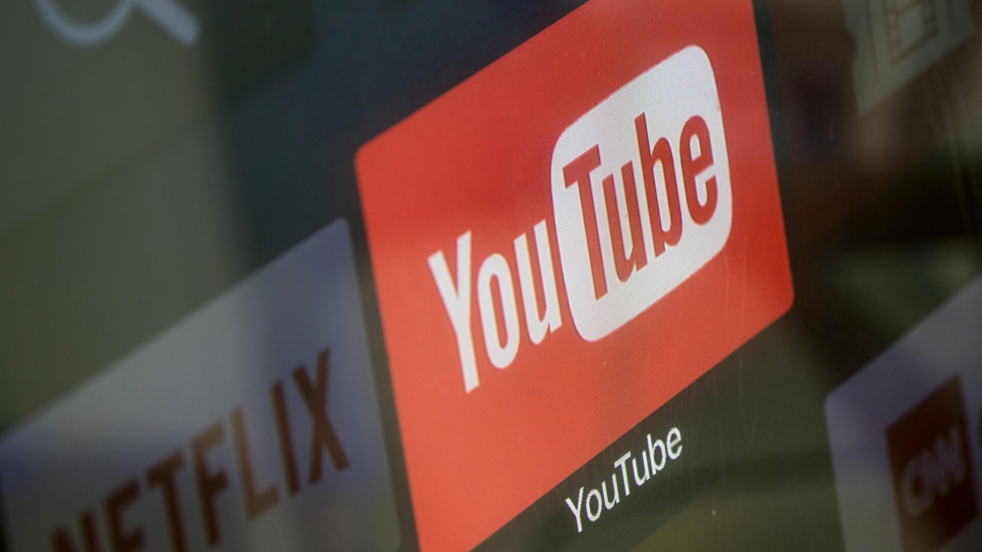 Roku, YouTube TV, Roku update, YouTube TV app, Roku glitch, YouTube TV freeze, Roku Google dispute, streaming services, distribution deal, Roku users, Google, TCL, Hisense, OS update, streaming, tech news
