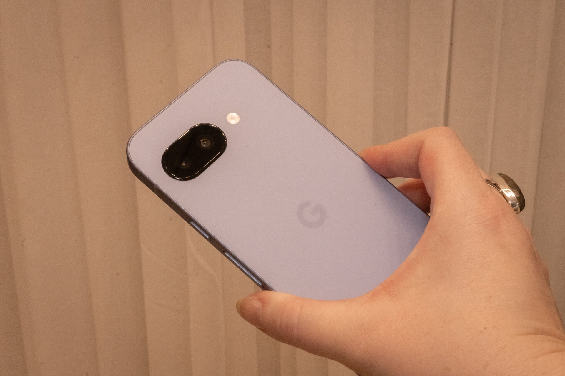 Pixel 9a, Google, iPhone 16e, Smartphone, Delay, Release Date, Component Quality, Hardware, Rumors, News, Android, Pixel, Comparison
