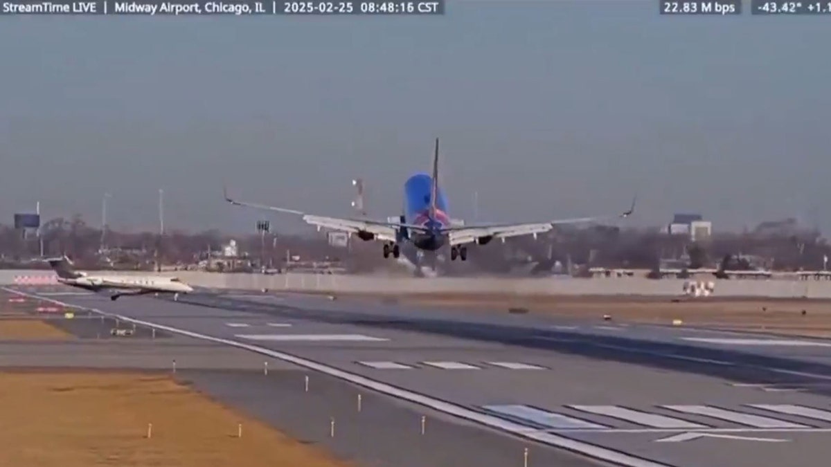 Southwest Airlines, Flexjet, Chicago Midway International Airport, near miss, runway incursion, NTSB report, sun glare, pilot error, air traffic control, go-around, flight safety, aviation incident, runway 31L, runway 31C, runway 04L, runway 22R, LXJ560, Southwest Flight 2504
