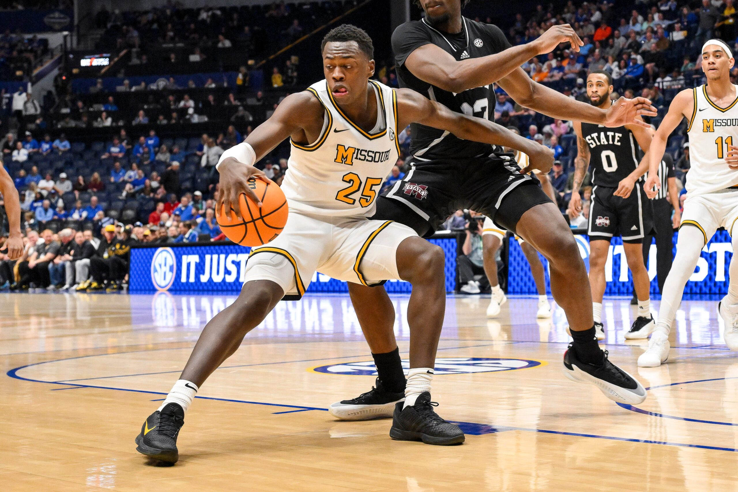 Missouri Tigers, Drake Bulldogs, NCAA Tournament, March Madness, 2025, Predictions, Expert Picks, Bracket, Round of 64, Odds, KenPom, Offense, Defense, Mark Mitchell, Ben McCollum, MVC, Upset Picks, SlingTV, BetMGM
