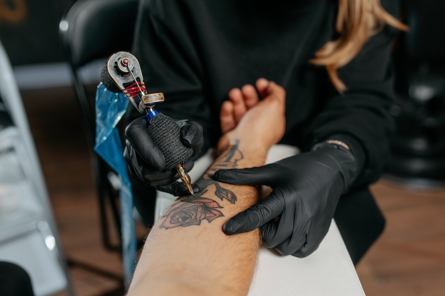 tattoo ink, cancer risk, skin cancer, lymphoma, tattoos, health risks, Danish Twin Tattoo Cohort, DTTC, research, study, carcinogenic, dose-response effect, ink ingredients, long-term effects, public health, tattoo safety
