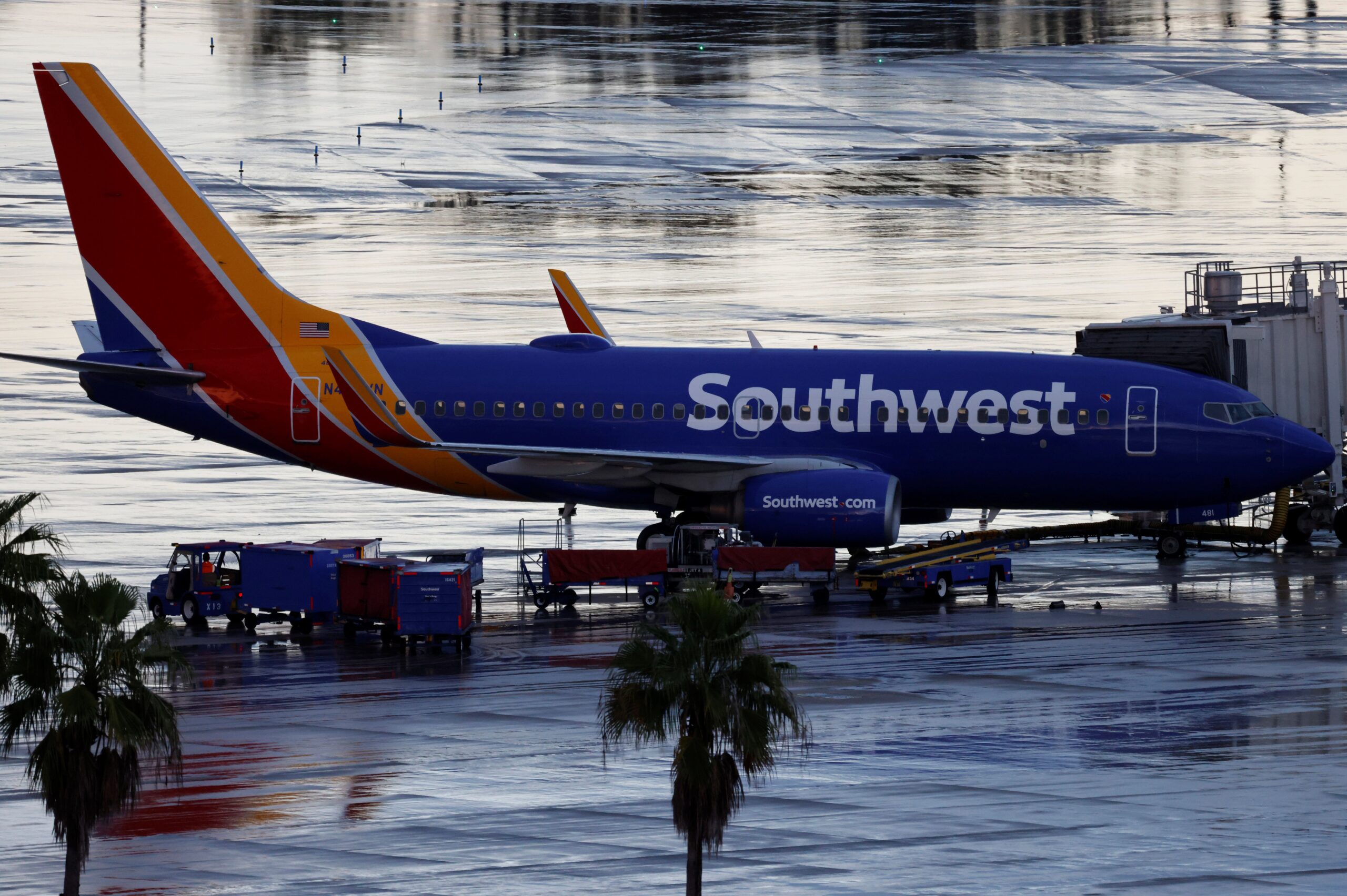 Southwest Airlines, Flight 3278, taxiway, runway, Orlando International Airport, FAA, NTSB, takeoff, near miss, aviation safety, air traffic controller, Albany, New York
