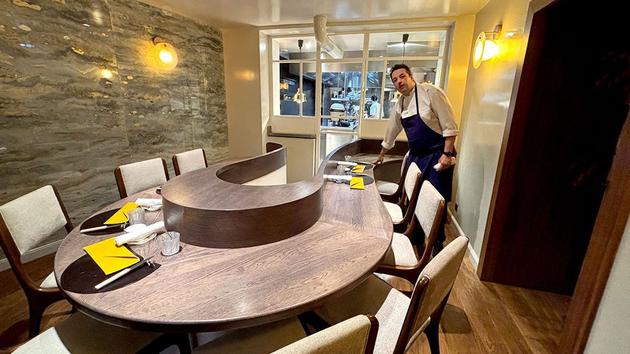 restaurant, Paris, Sylvain Sendra, Pétrus, dining, cuisine, chef, tasting menu, intimate dining, exclusive, behind the scenes, gastronomy, food review, Fabrice Luchini
