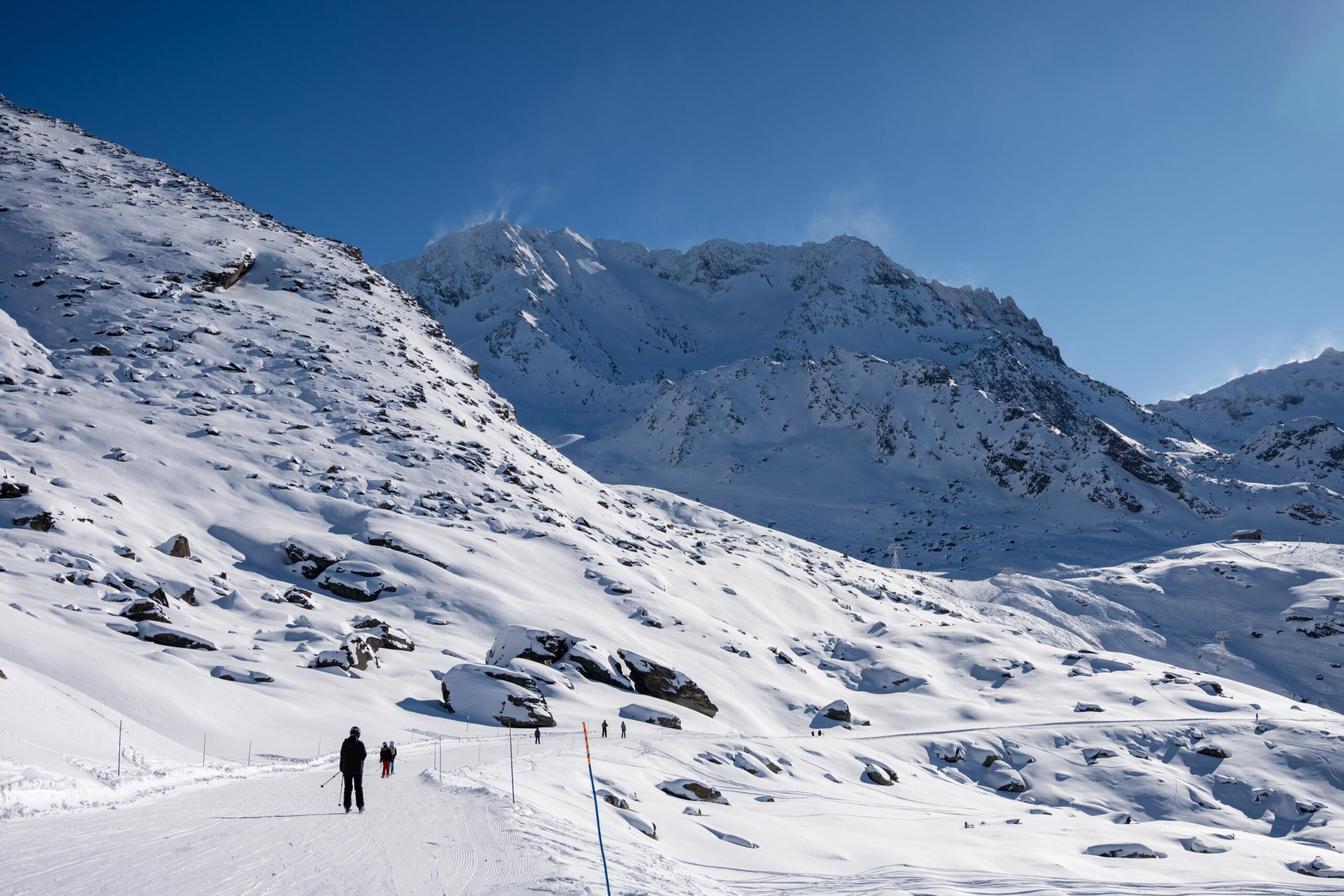 Ski, France, Alps, May, Skiing, Snow, Mountains, Resorts, 3-Vallées, Tignes, Val d'Isère, Chamonix, Les Deux Alpes, Glacier, Ski pass, Winter sports, Events, Music festival, Freeride, Grande Dernière, Tignes Unlimited, Ski and Chill, Big Der, Holidays, Tourism, Travel, Weekend, Ski holidays, Last minute, Snow conditions, Ski deals, Alpine skiing, Snowboard
