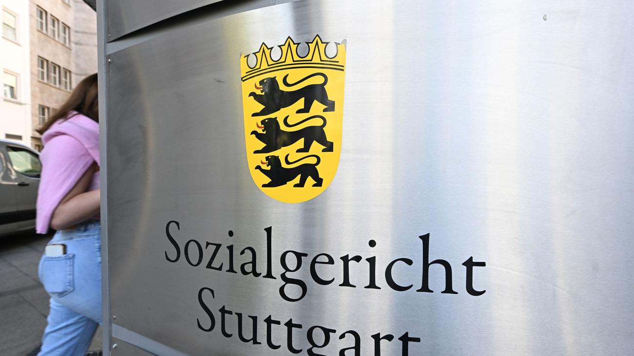 Sozialgerichte Baden-Württemberg, Sozialgerichte 2024, Bürgergeld Klageverfahren, Grundsicherung Klageverfahren, Pflegeversicherung Klageeingänge, Sozialgerichtsbarkeit, Verfahrensdauer Sozialgerichte, VdK Baden-Württemberg, medizinische Ermittlungen, Sozialrechtsprechung, gesetzliche Rentenversicherung, gesetzliche Krankenversicherung, gesetzliche Unfallversicherung, Arbeitslosenversicherung, Schwerbehindertenrecht, soziale Entschädigung, Vertragsarztrecht, Sozialhilfe, Grundsicherung für Arbeitssuchende
