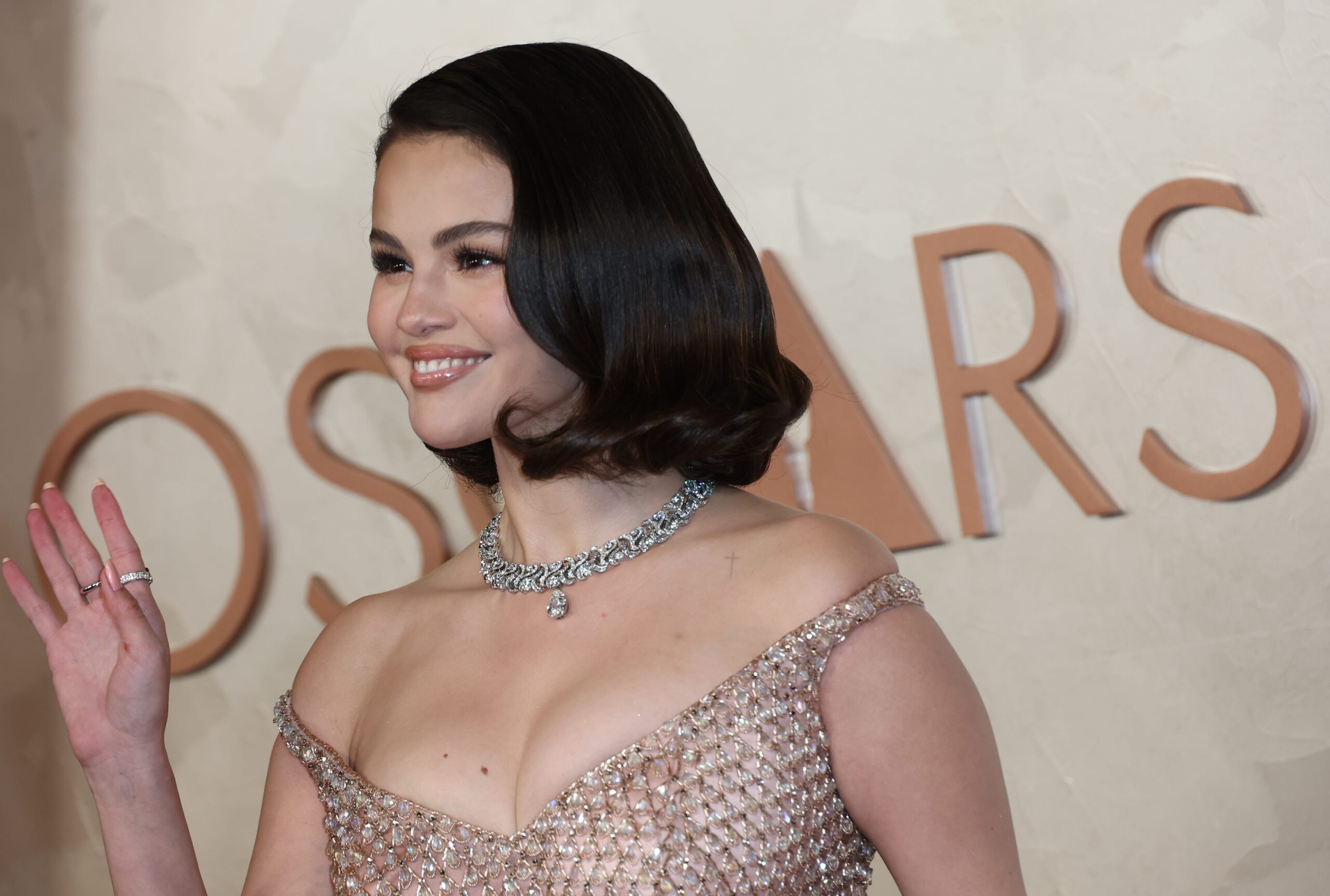 Selena Gomez, Justin Bieber, Benny Blanco, breakup, relationship, engagement, dating, The Weeknd, DJ Zedd, Hailey Bieber, Table Manners podcast, Lose You to Love Me, Rare Beauty, music, celebrity news, celebrity gossip
