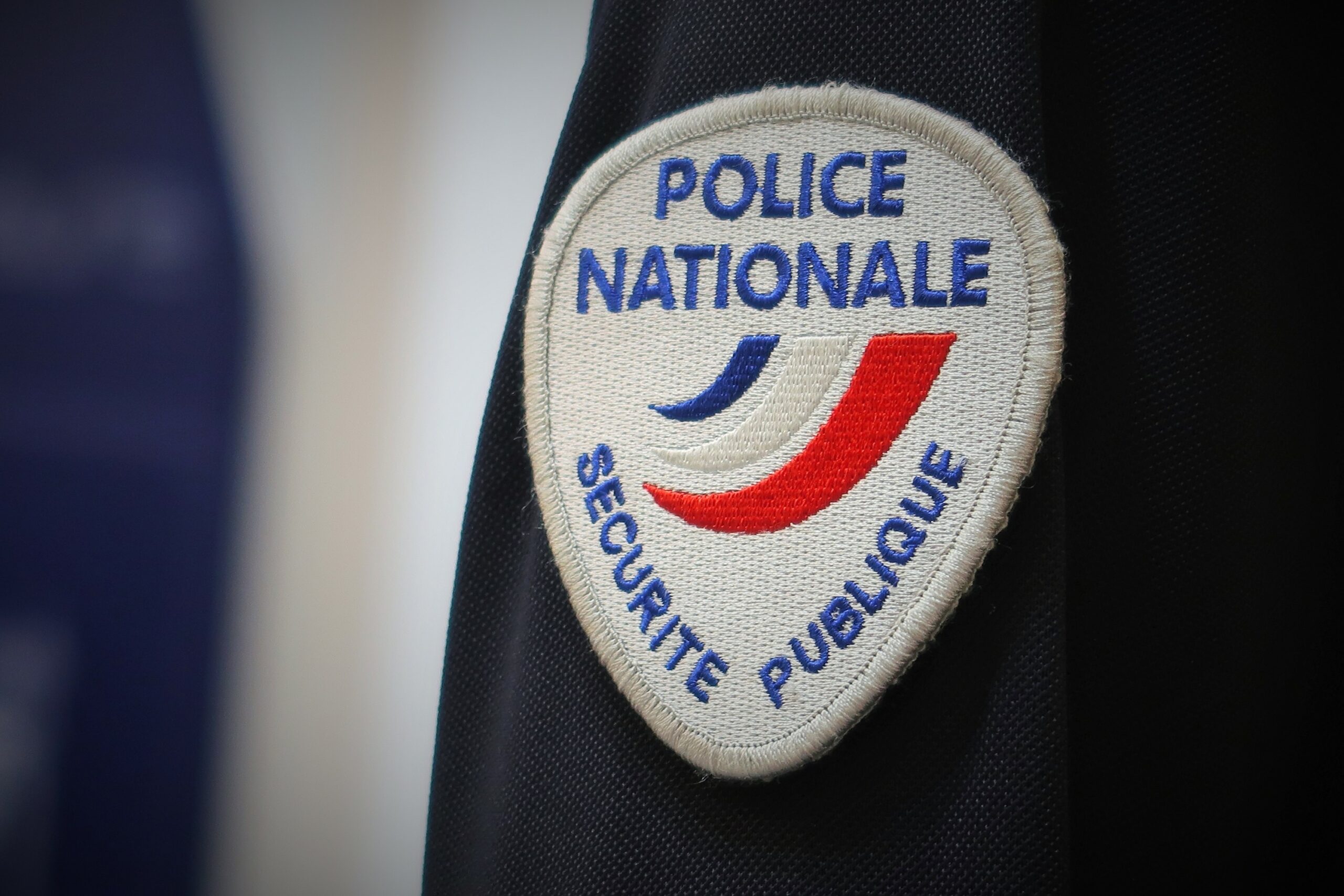 Créteil, Val-de-Marne, stabbing, knife attack, homeless, Échat, Henri Mondor hospital, psychiatric hospitalization, RER B, Massy-Palaiseau, hospital escape, violence, news
