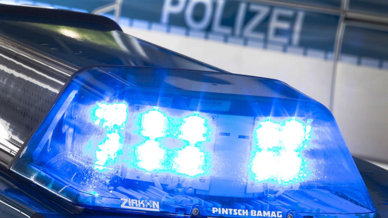 Wilhelmshaven, motorcycle accident, car accident, traffic accident, injured motorcyclist, 63-year-old, 33-year-old driver, police report, news, accident report
