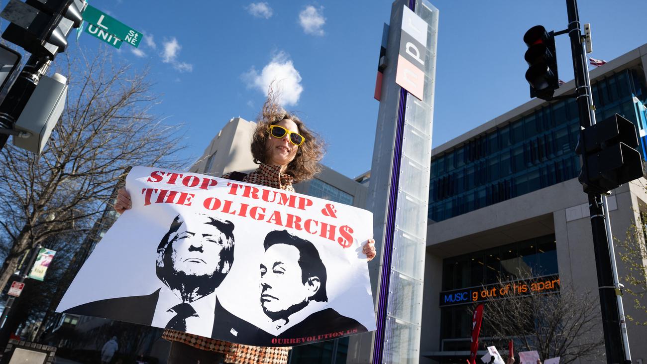 Donald Trump, NPR, PBS, Public Broadcasting, Funding Cuts, Media Bias, Political Propaganda, Press Freedom, Reporters Without Borders, US News, Government Funding, Media Criticism, Woke Propaganda, Trump Administration, Media Outlets
