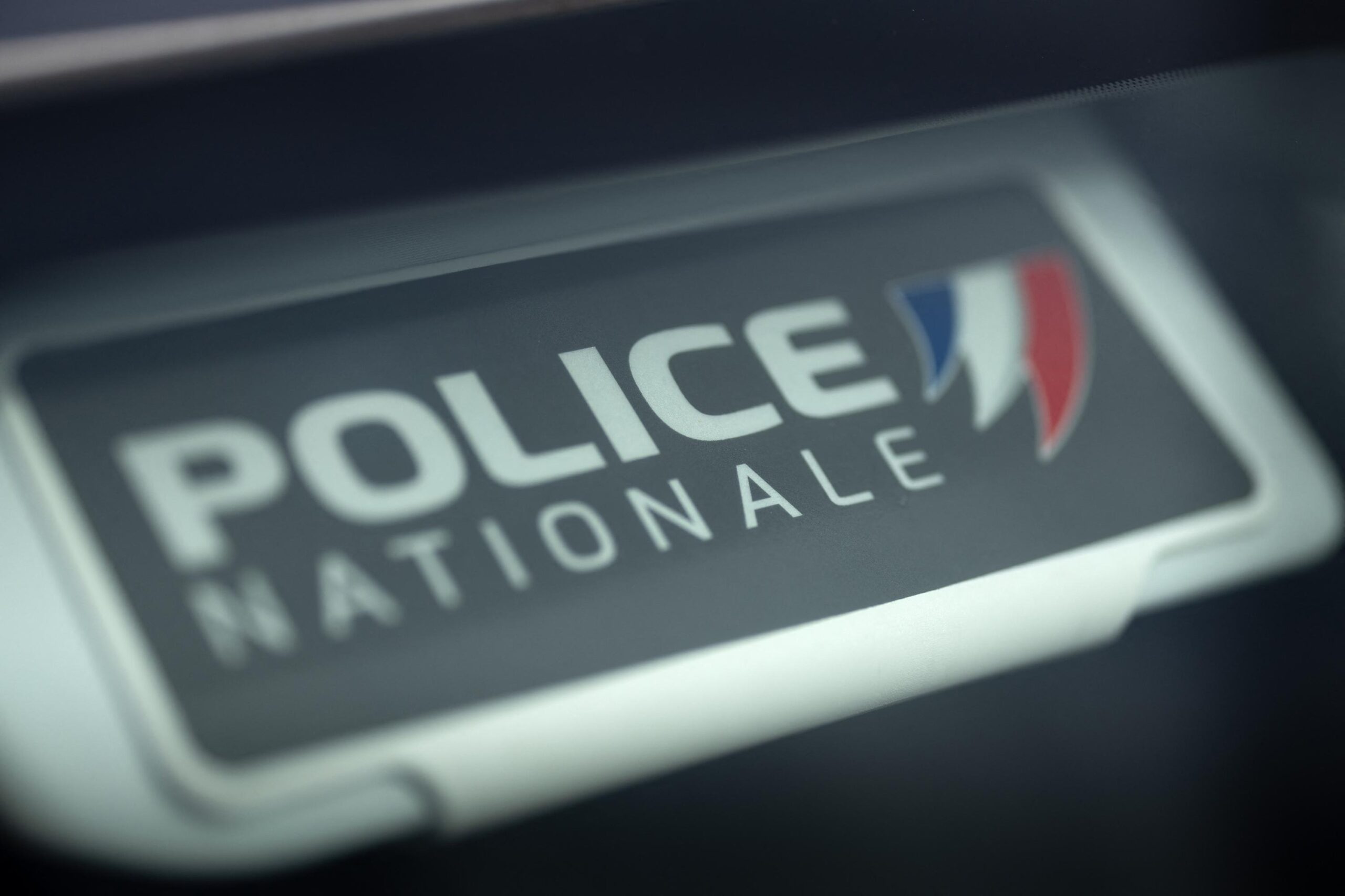intimidation, racket, extorsion, Aubagne, Bouches-du-Rhône, épicerie, fusillade, kalachnikov, arme longue, criminalité, enquête, brigade criminelle, DIPN 13, Marseille, rançons, groupes criminels, police
