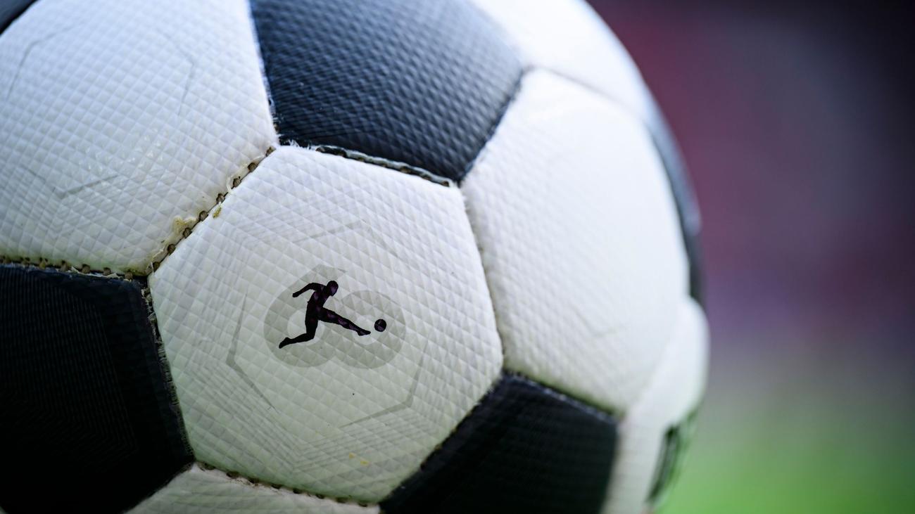 1.  FC Schweinfurt, Würzburger Kickers, 3. Liga, Aufstieg, Regionalliga Bayern, Fußball, Skandalspiel, Pyrotechnik, Knallkörper, Mainfrankenderby, Victor Kleinhenz, Ebrahim Farahnak, Fabian Wessig, Sebastian Müller, Markus Pflaum, Sebastian Neumann
