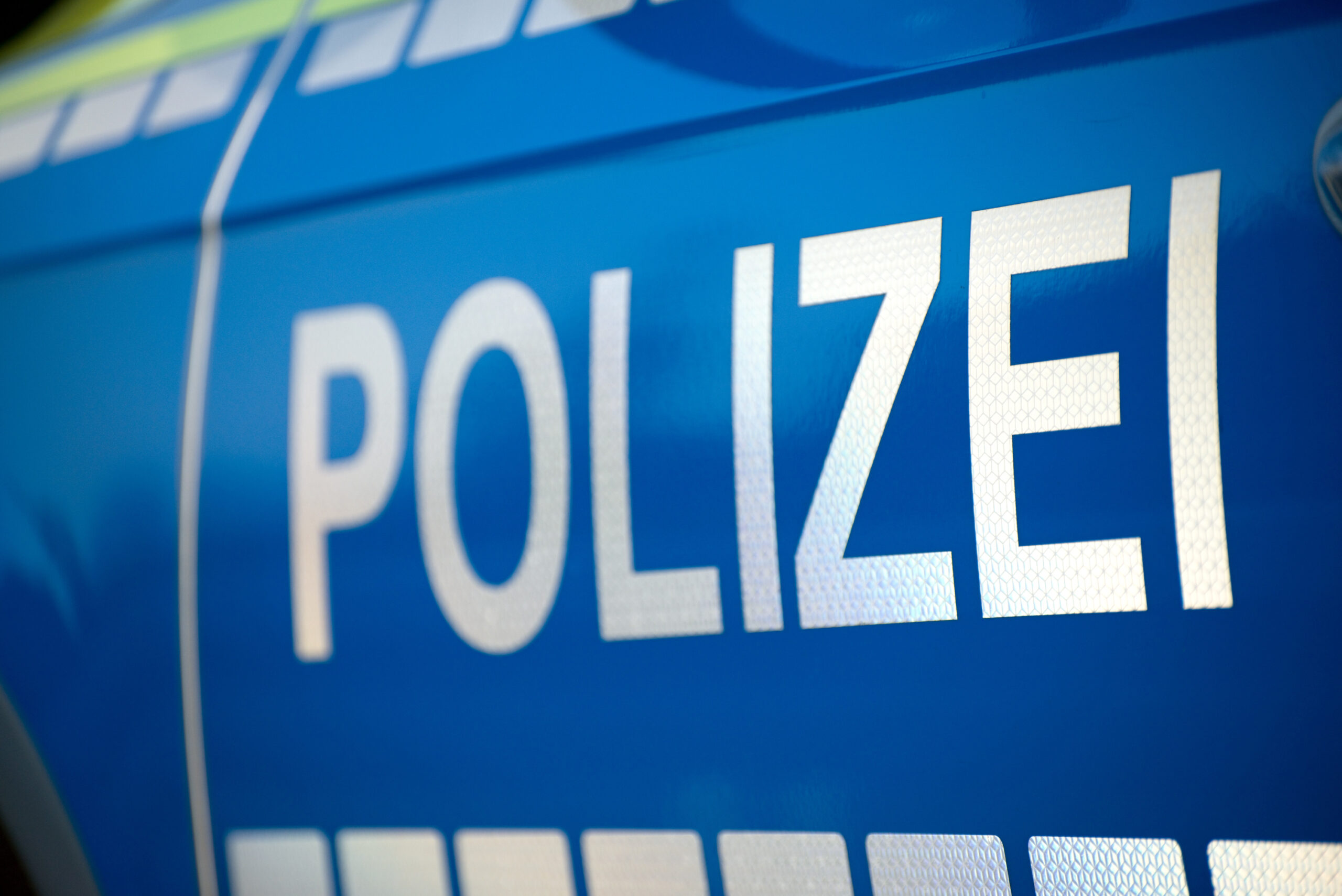 Stuttgart, Germany, car crash, injuries, Mercedes Classe G, Olgaeck, pedestrian accident, police investigation, traffic accident, woman with stroller
