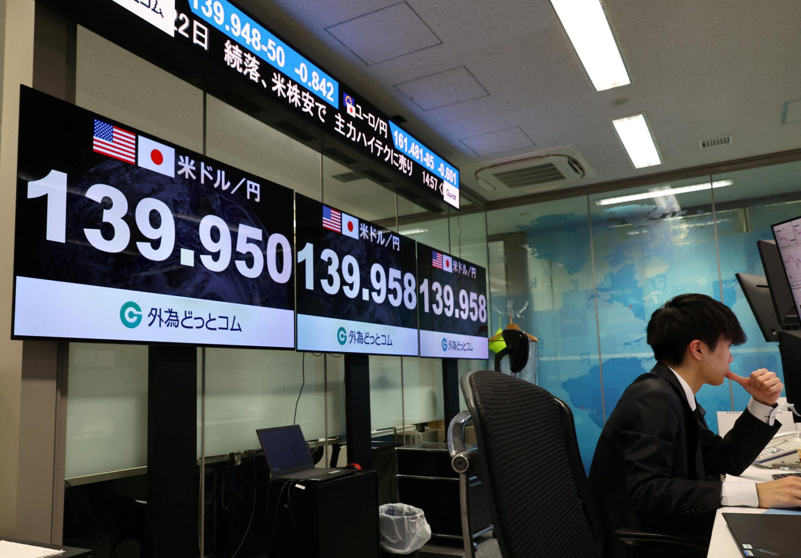 dollar, emploi américain, taux de chômage, droits de douane, billet vert, euro, yen, Donald Trump, tensions commerciales, Chine, négociations, économie américaine, marchés financiers, MarketWatch, Monex USA, XTB, Brown Brothers Harriman
