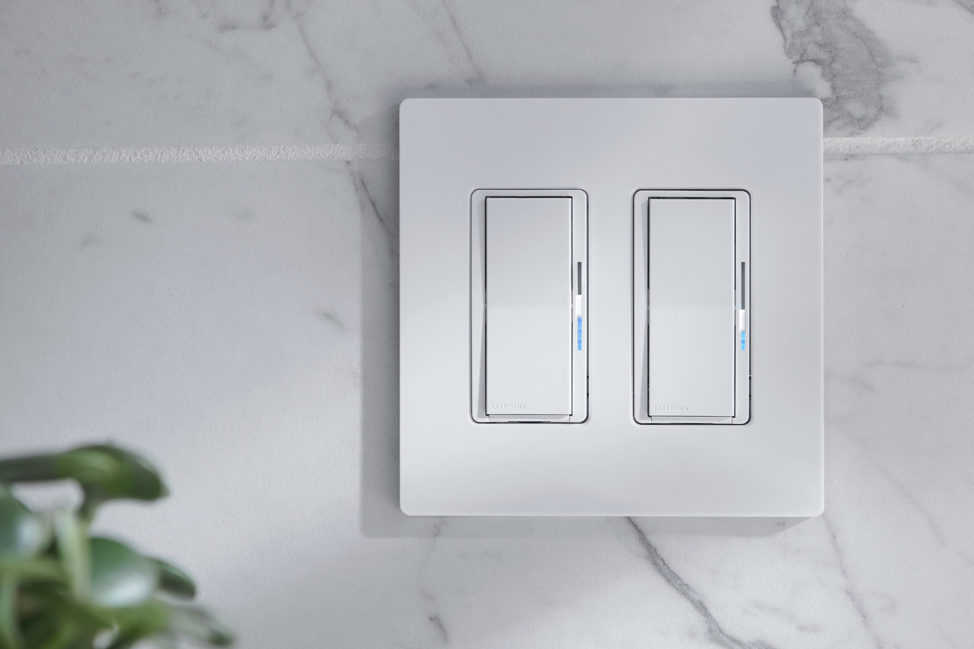 smart lighting, smart bulbs, smart switches, smart dimmers, in-wall switches, home automation, DIY smart home, Lutron Caséta, TP-Link Kasa, GE Cync, Jasco Enbrighten, Brilliant Smart Home Control, Leviton, neutral wire, multi-pole switch, single-pole switch, Zigbee, Wi-Fi, Matter, smart home hub, voice control, Amazon Alexa, Google Assistant, Apple HomeKit, smart home ecosystem, smart home compatibility, smart home installation, smart switch review, smart dimmer review, motion sensor switch
