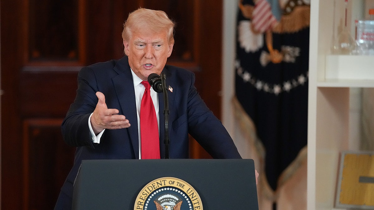 Donald Trump, recession, US economy, Wall Street, tariffs, China, inflation, transition period, Kristen Welker, NBC News, approval ratings, Joe Biden.
