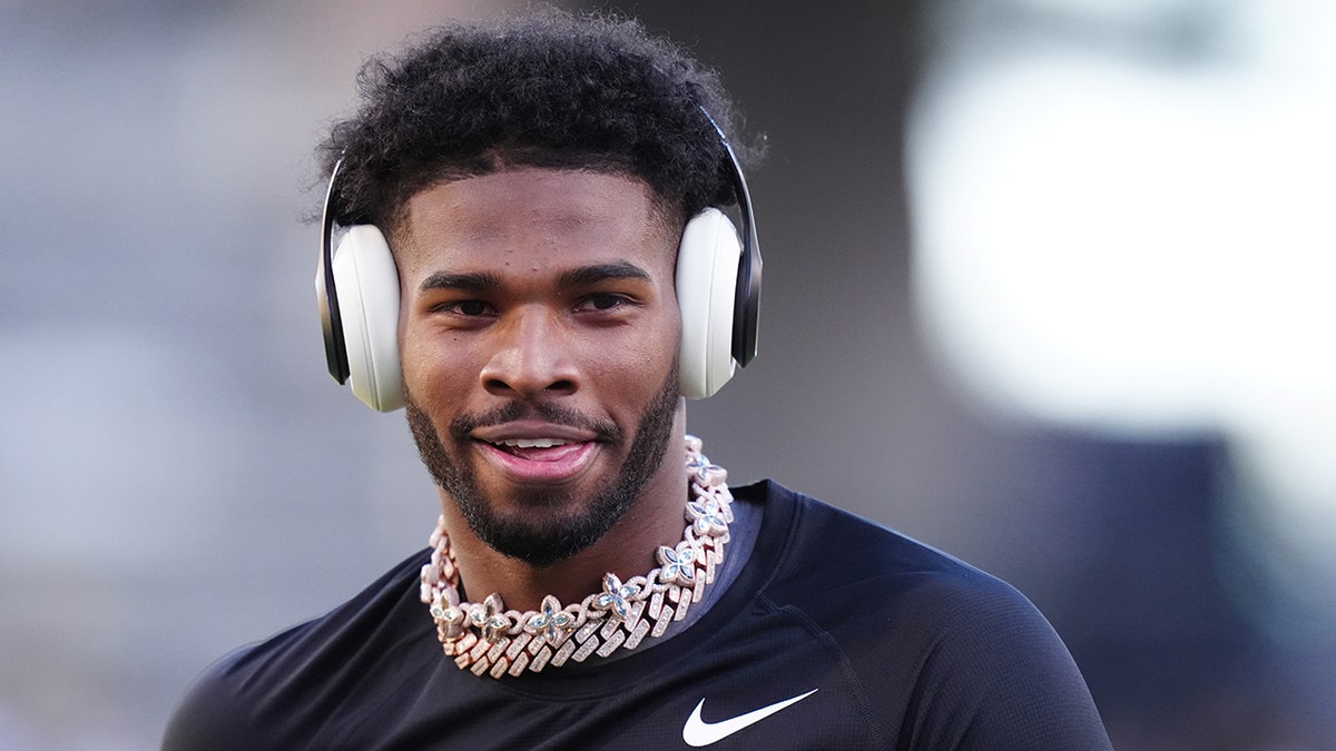 Shedeur Sanders, Cleveland Browns, NFL Draft, John Marshall High School, Aaron Goldhammer, Hellion Boog Knight, controversy, quarterback, Dillon Gabriel, Deshaun Watson, Kenny Pickett, Joe Flacco
