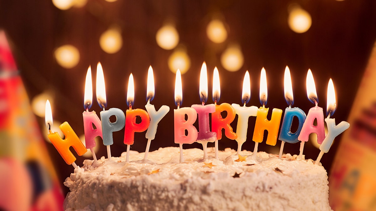 Reddit drama, birthday party etiquette, cake, kids, family, hygiene, germs, toddler behavior, social media, spoiled child, family conflict, acceptable behavior, social norms, parenting, Fox News Lifestyle
