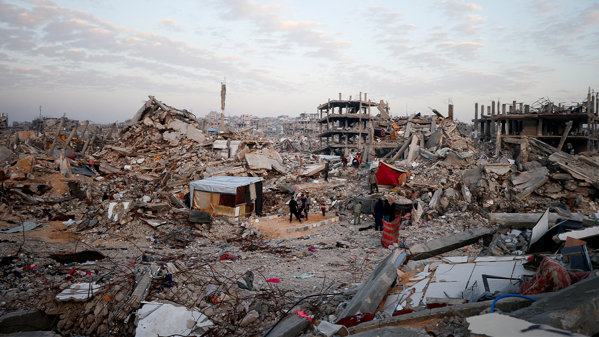 UK local elections, pro-Gaza candidates, Maheen Kamran, Azhar Ali, Labour Party, Burnley, Nelson, antisemitism allegations, Jeremy Corbyn, Reform UK Party, Israel-Gaza conflict, genocide claim, segregated spaces, Muslim women, British politics, political trends
