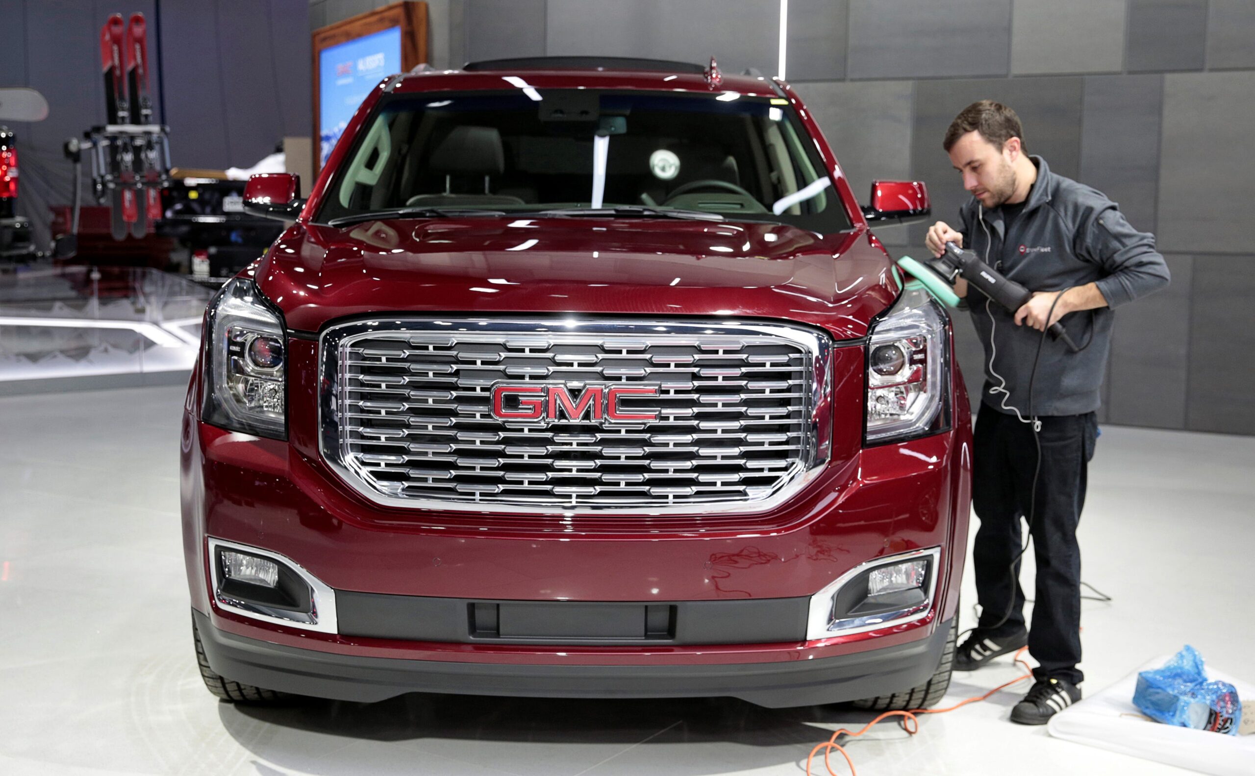 General Motors, GM, recall, L87 V8 engine, engine failure, NHTSA, lawsuit, safety recall, truck recall, SUV recall, automotive news, Mary Barra, Chevrolet Bolt, vehicle reliability, consumer complaints

