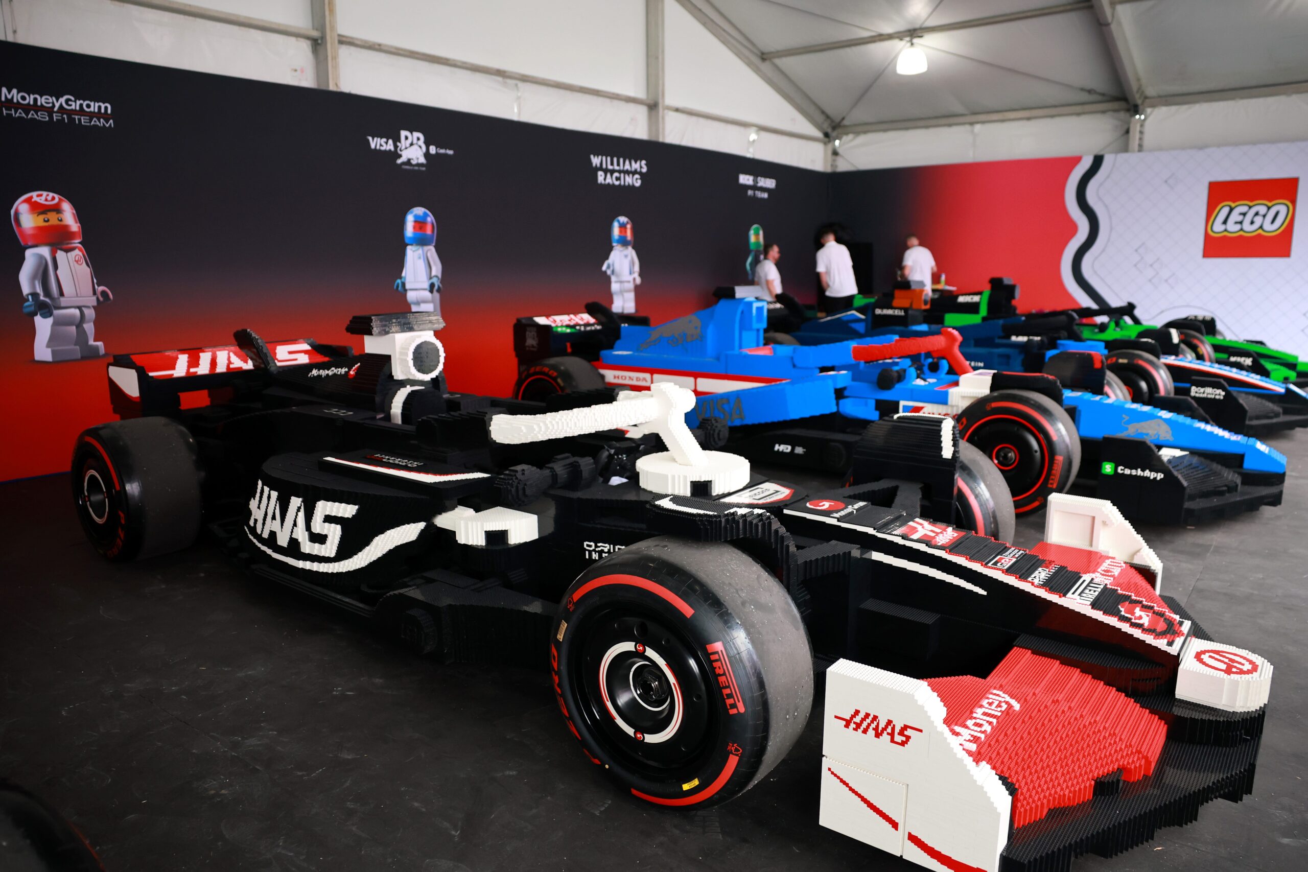 Formula 1, F1, Miami Grand Prix, Lego, life-sized Lego cars, F1 Lego cars, Miami International Autodrome, Hard Rock Stadium, F1 drivers, drivers' parade, Lando Norris, Carlos Sainz, Oscar Piastri, George Russell, Kimi Antonelli, Charles Leclerc, Lewis Hamilton, Max Verstappen, Lego Group, Lego Kladno factory, Pirelli tires, F1 steering wheel, F1 regulations, Lego speed champions, electric cars, McLaren, Ferrari, Mercedes, Red Bull, Alpine, Williams
