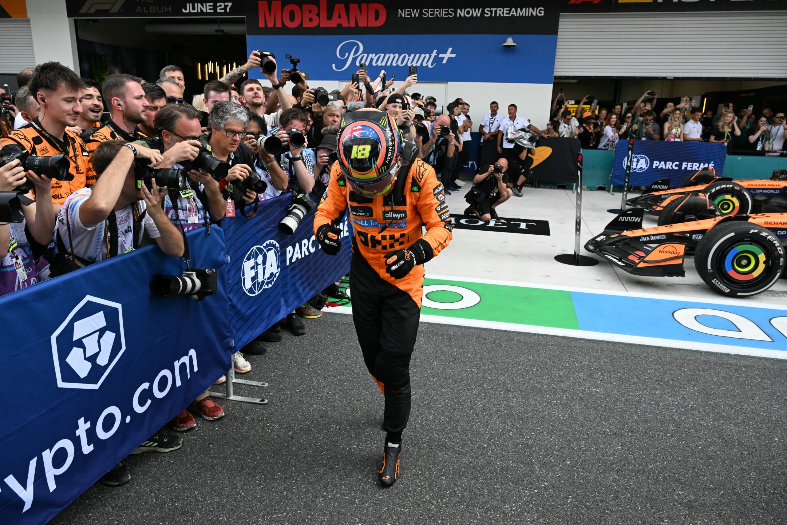 Oscar Piastri, Miami Grand Prix, 2025 Formula 1, McLaren, Justin Jefferson, NFL, Minnesota Vikings, Tua Tagovailoa, Miami Dolphins, Griddy, Race, Hard Rock Stadium, F1, Driver's Championship, Motorsport
