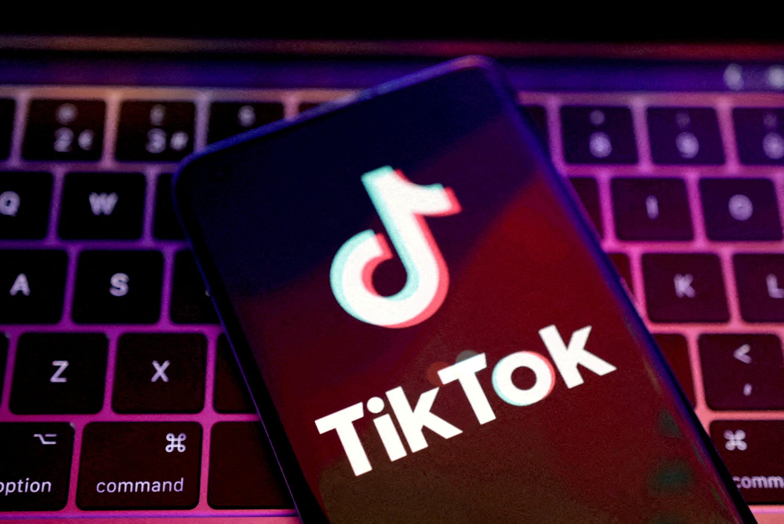 Donald Trump, TikTok, ByteDance, U.S. assets, divestiture, deadline extension, China, tariffs, 2024 election, national security, Kristen Welker, Meet the Press, Mar-a-Lago, U.S. investors, Chinese goods, legal authority, Democratic senators
