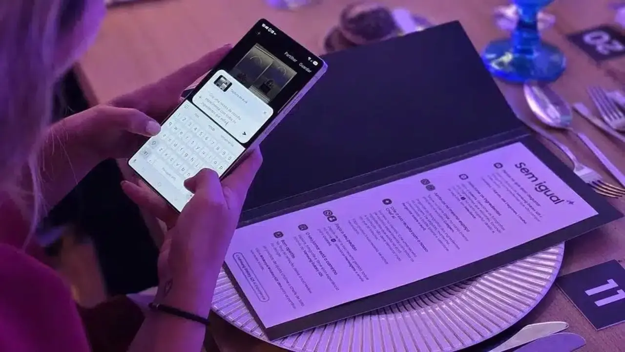 Samsung AI Restaurant, Sem Igual, Galaxy AI, Artificial Intelligence Gastronomy, AI-Powered Restaurant, Samsung Portugal, Personalized Dining Experience, Galaxy S25, João Dourado, Lisbon Restaurant, Porto Restaurant, AI Recipe Generation, Innovative Dining, Tech-Driven Food, Future of Food, Gastronomy Technology, AI Food Combinations

