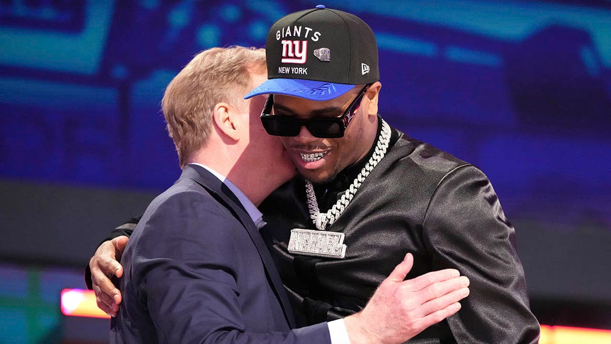 Abdul Carter, Lawrence Taylor, Rob Gronkowski, New York Giants, NFL Draft, jersey number, Phil Simms, Bill Belichick, Ray Flaherty, Malik Nabers, NFL, football, sports, Dudes on Dudes podcast, number 56, number 11, number 1, Warren Moon, Shedeur Sanders
