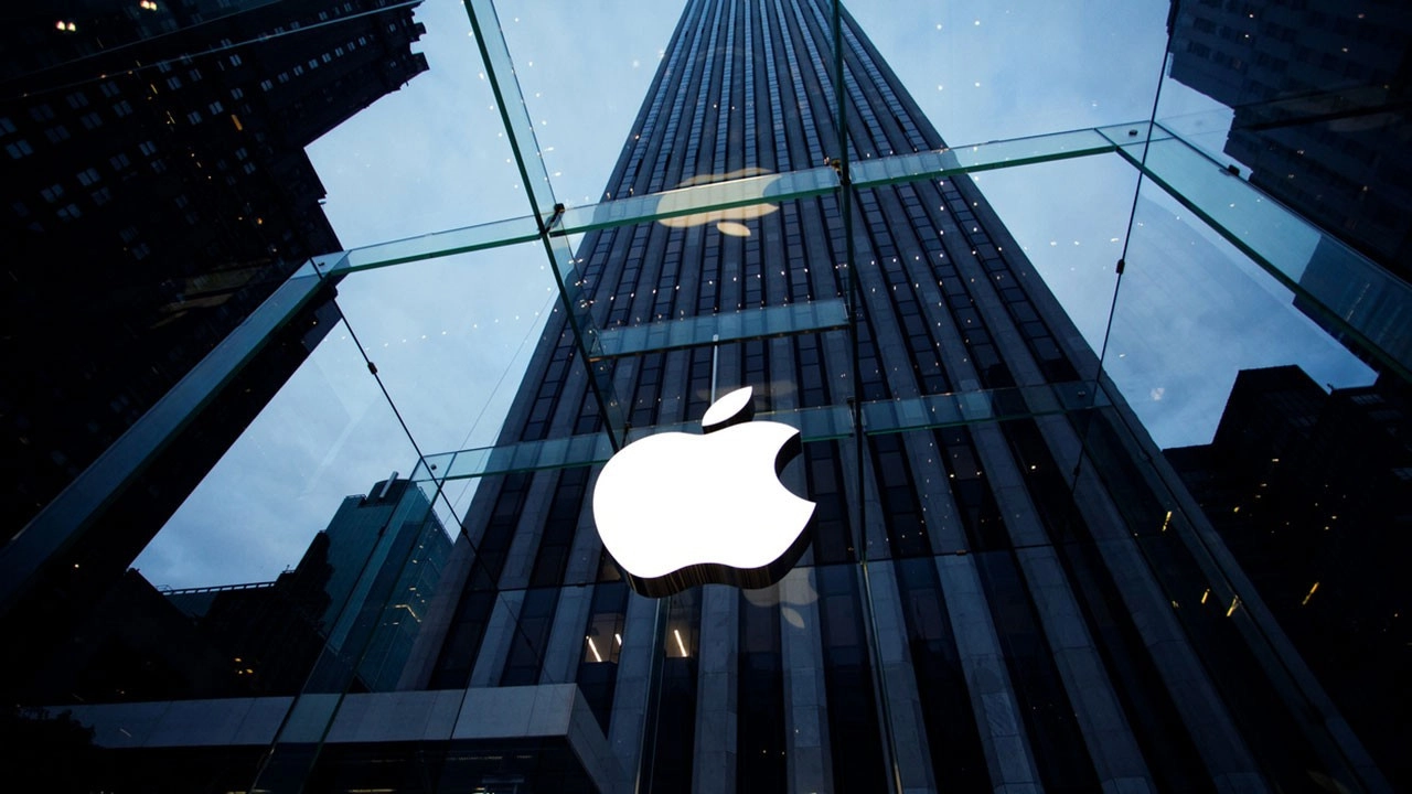 Apple, US investment, Tim Cook, Donald Trump, US manufacturing, artificial intelligence, supply chain, jobs, US economy, technology, advanced manufacturing fund
