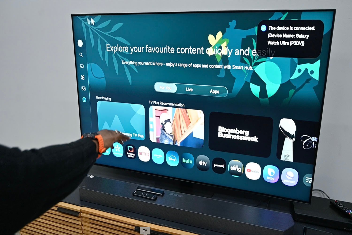 Samsung TV, smartwatch control, Galaxy Watch Ultra, QN90F, Neo QLED 4K, gesture control, TV remote replacement, hands-free TV control, smart home, wearable tech, TV review, 2025 Samsung TVs, tech demo, pointer mode, Universal Gestures, watch bezel, YouTube control, home automation
