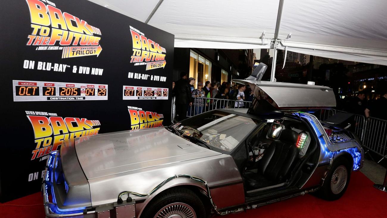 Back to the Future, Musical, Germany, Premiere, Hamburg, 2026, Stage Entertainment, DeLorean, Time Travel, Marty McFly, Doc Brown, Reeperbahn, Operettenhaus, & Julia, West End, Michael J. Fox, Christopher Lloyd
