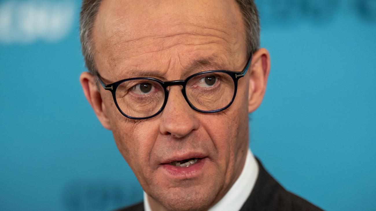 CDU, CSU, SPD, Koalition, Bundesregierung, Friedrich Merz, Kanzlerwahl, Lars Klingbeil, Kabinett, Frank-Walter Steinmeier, Alexander Dobrindt, Migration, Grenzkontrollen, Donald Tusk, Polen, Amtsübergabe, Olaf Scholz, Zapfenstreich, Christian Lindner, Regierungswechsel, Bundestag
