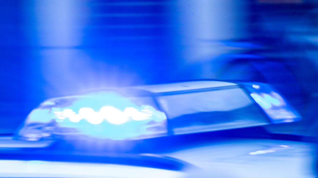 E-Scooter accident, Peine, pedestrian zone, hit-and-run, five-year-old boy injured, broken leg, teenage suspects, 15-17 years old, boy with nasal injury, girl in black jacket, crime, police investigation
