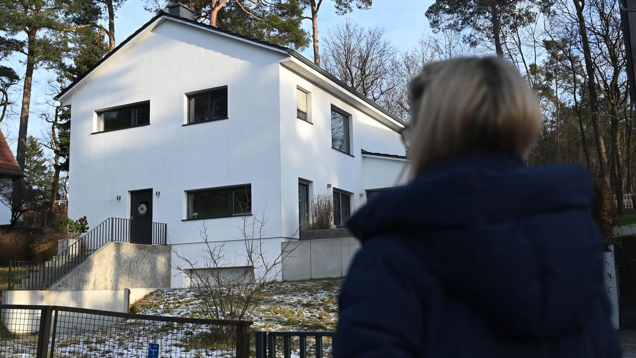 Rangsdorf, Grundstücksstreit, Hausbau, Zwangsversteigerung, Behördenfehler, Entschädigung, Brandenburg, Justizminister Grimm, Rechtsstreit, Oberlandesgericht, Bundesgerichtshof, Schadenersatz, Prozesskostenhilfe
