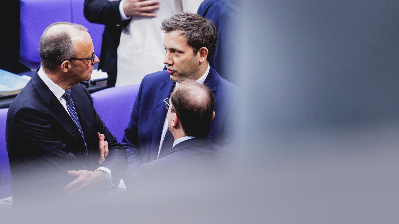New German government, cabinet, Verena Hubertz, Karsten Wildberger, Wolfram Weimer, Boris Pistorius, political heavyweights, Konrad Adenauer, Ludwig Erhard, Willy Brandt, Helmut Schmidt, Gerhard Schröder, Oskar Lafontaine, Angela Merkel, Wolfgang Schäuble, Friedrich Merz, Lars Klingbeil, Alexander Dobrindt, German politics, coalition government, political experience
