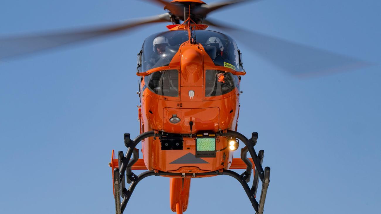 Motorcycle accident, Rasdorf, Fulda, Bundesstraße 84, traffic accident, car crash, injured motorcyclist, rescue helicopter, 22-year-old, 70-year-old driver, police report
