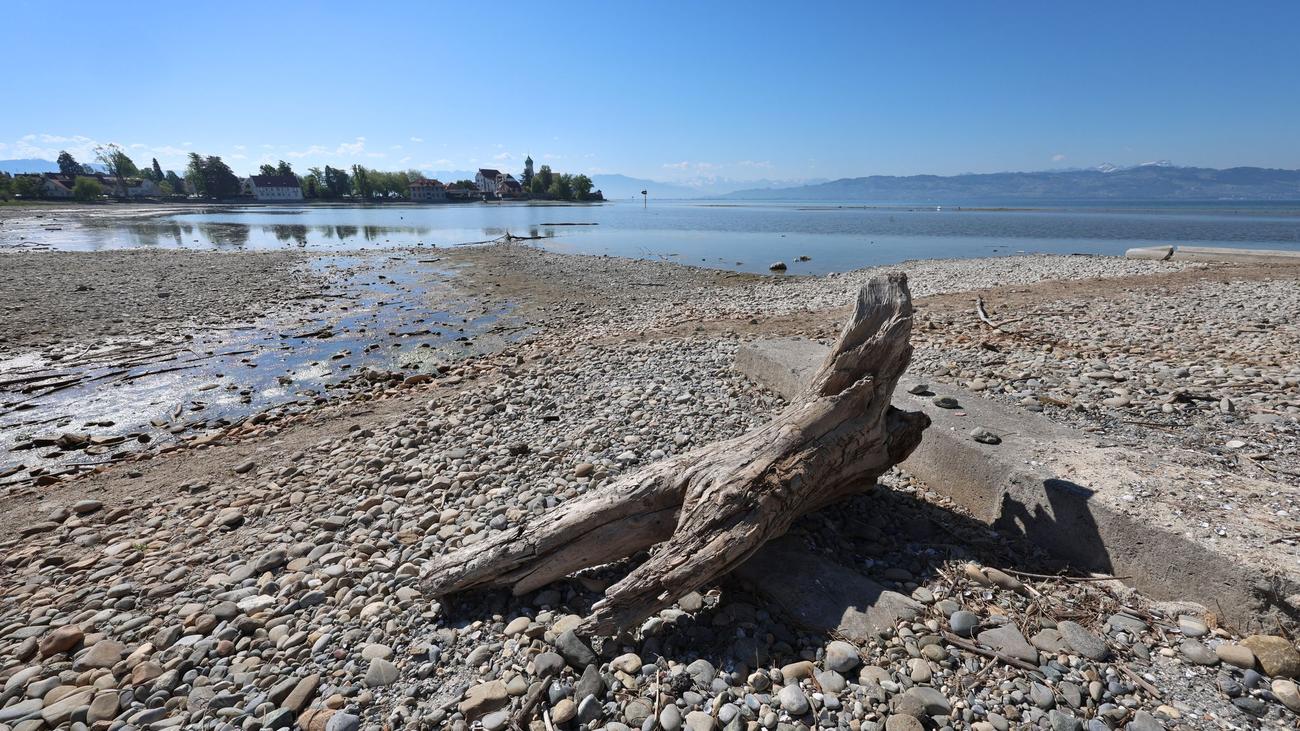Drought, Bavaria, Germany, Water shortage, Climate change, Environment, Groundwater, Rainfall, Winter, Hydrological year, Snowfall, Zugspitze, Environmental experts, Low water levels, Trinkwasser
