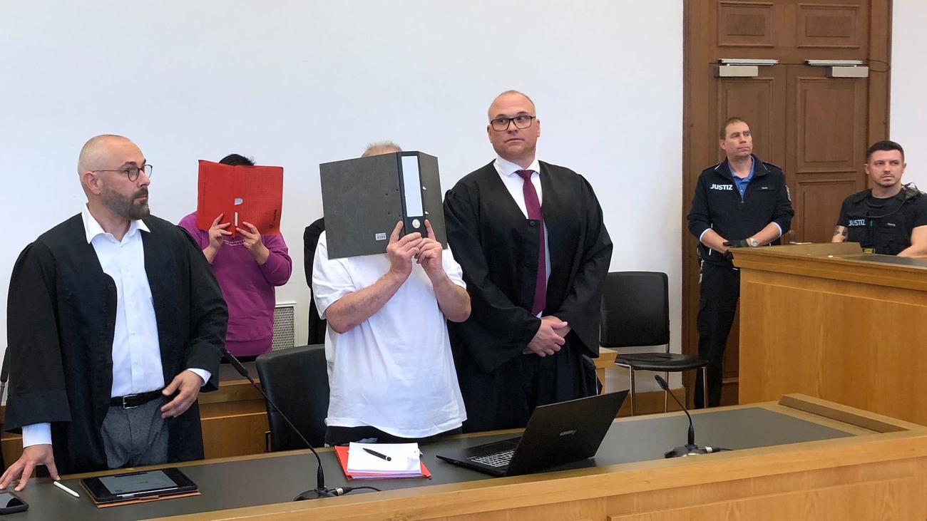 Murder, Lauterbach, Vogelsbergkreis, Gießen, Landgericht Gießen, trial, 55-year-old woman, landlords, joint murder, grievous bodily harm, indictment, witnesses, suspects, 59-year-old man, 44-year-old woman, housemates, physical abuse, death, investigation, public prosecutor's office Gießen, cover-up, chat messages, mobile phone, Down syndrome, dismemberment, corpse, cellar, forest, remains, search.
