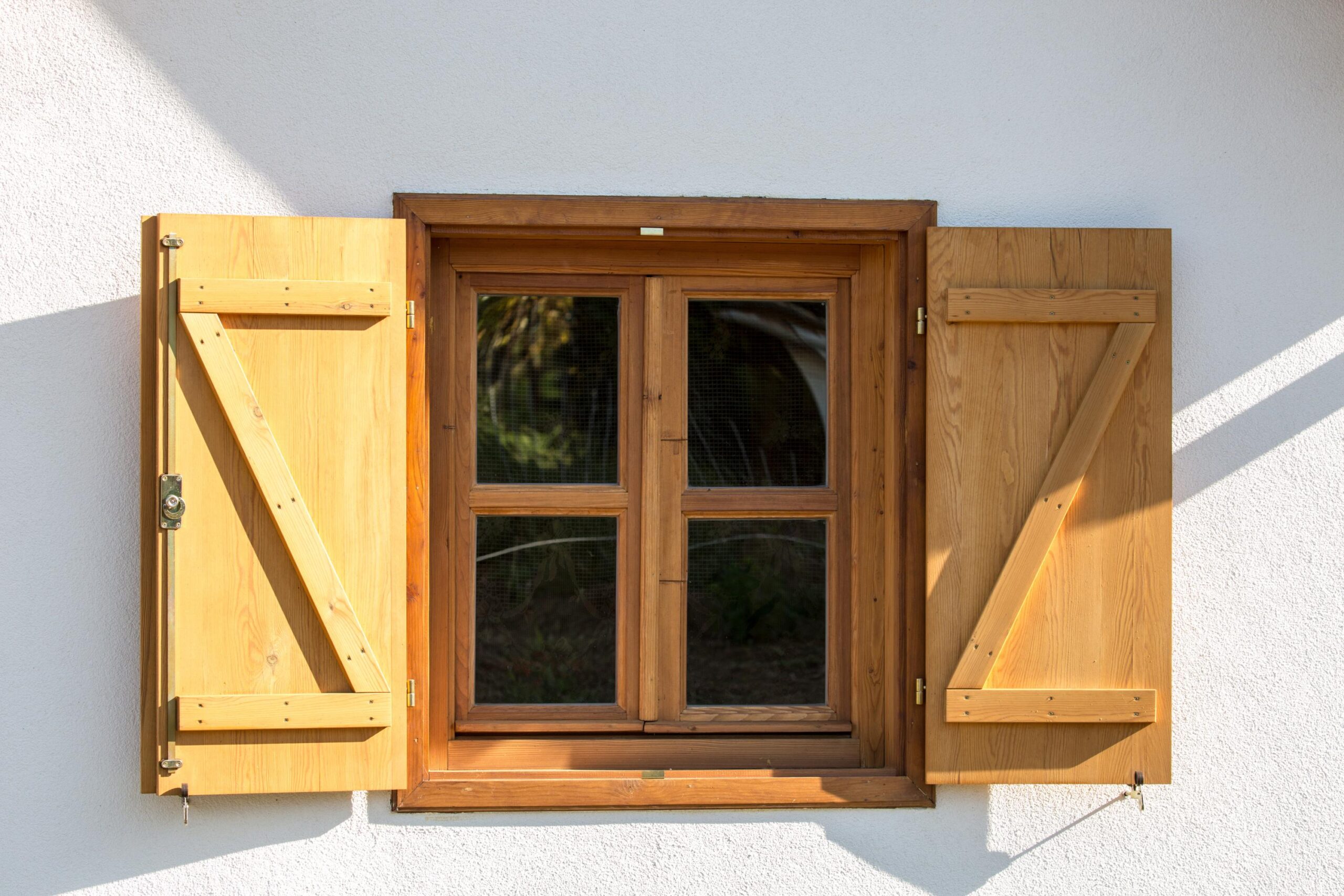 wood windows, painting wood windows, restoring wood windows, wood window maintenance, wood window repair, painting techniques, wood protection, termite protection, insect protection, exterior painting, interior painting, window varnish, window care, DIY window restoration
