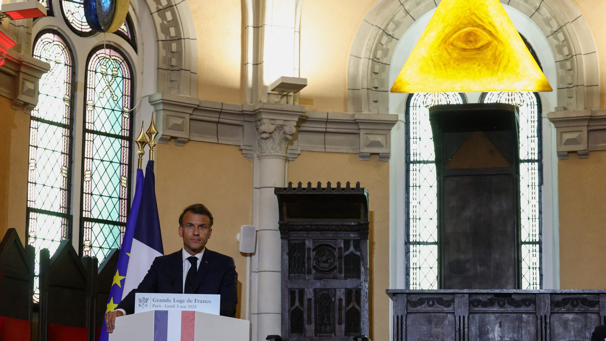 fin de vie, aide à mourir, Emmanuel Macron, François Bayrou, Assemblée Nationale, débat, euthanasie, dignité, souffrance, soins palliatifs, francs-maçons, Grande Loge de France, législation, politique, société
