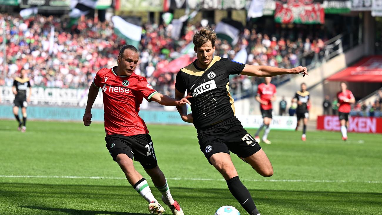 Maximilian Rohr, SV Elversberg, contract extension, 2. Bundesliga, football, soccer, defender, sports, Paderborn, transfer, relegation, promotion
