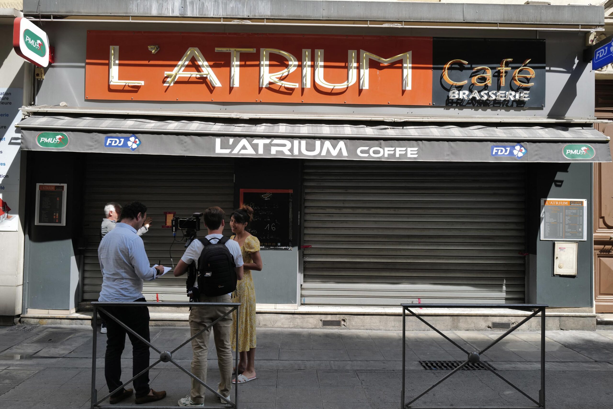 faits divers, Nice, cour d'assises, Alpes-Maritimes, meurtre, bar PMU, L'Atrium, M'hand Goumiri, Abdelkrim K., Houari B., sarcophage de béton, enquête criminelle, procès, non-assistance à personne en danger, modification scène de crime, communauté kabyle, technicien fibre optique, boxeur, verdict
