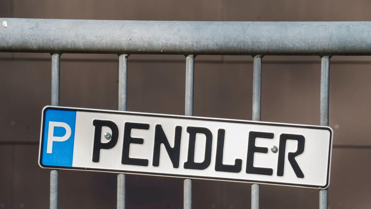 Pendleratlas, Mainz, Rheinhessen, Pendler, Arbeitswege, Agentur für Arbeit Mainz, Mainz-Bingen, Alzey-Worms, Pendlerströme, sozialversicherungspflichtig Beschäftigte, Pendlerzahlen, Pendlerstatistik, Wiesbaden, Rhein-Main-Gebiet, Arbeitsplatzdichte, Löhne, Karrieremöglichkeiten, Gesundheit und Pflege, öffentliche Verwaltung, Groß- und Einzelhandel, Pendler 2024
